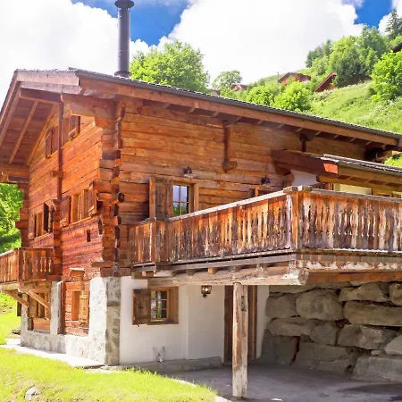 Cozy Chalet Near Ski Area In Heremence